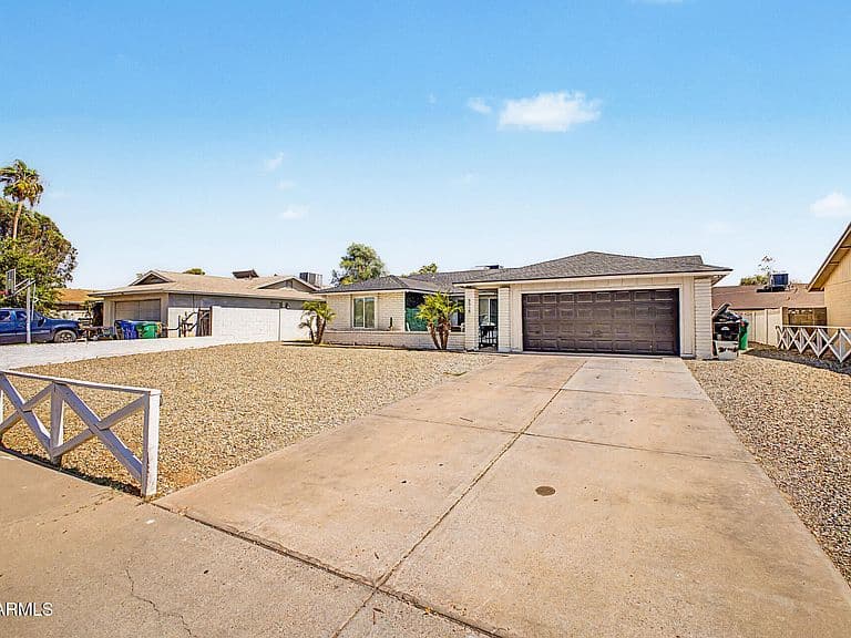 3513 E PUEBLO Avenue photo 2