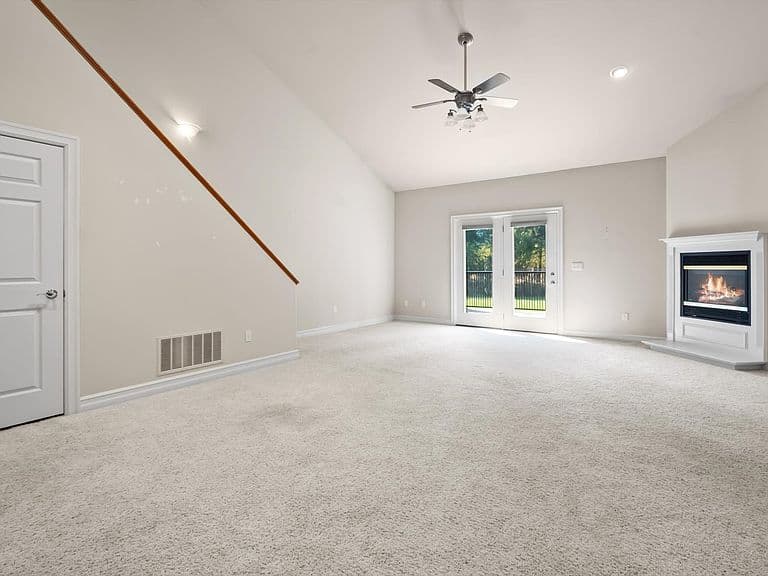 158 Fairway Blvd photo 4
