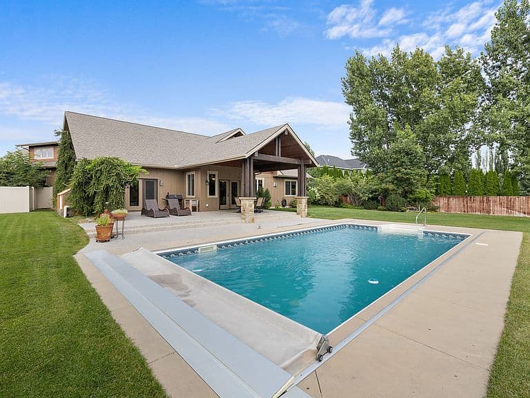 26 Logan Way photo 4
