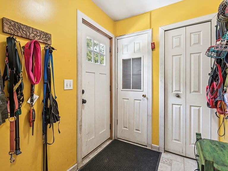 183 Maple Avenue photo 5