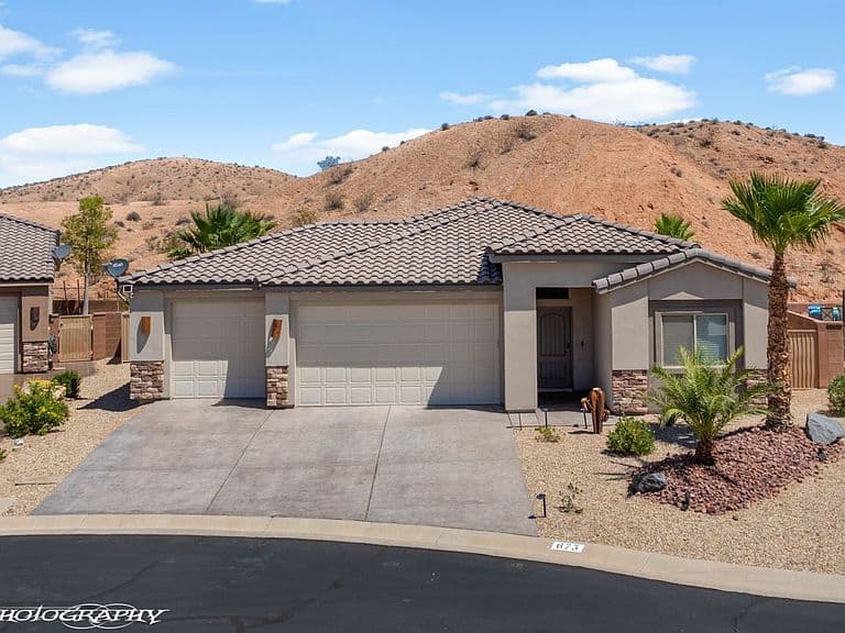 673 Beech Wood Ln photo 2