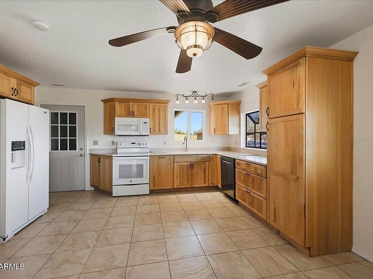 1245 N WINDMILL Way photo 5