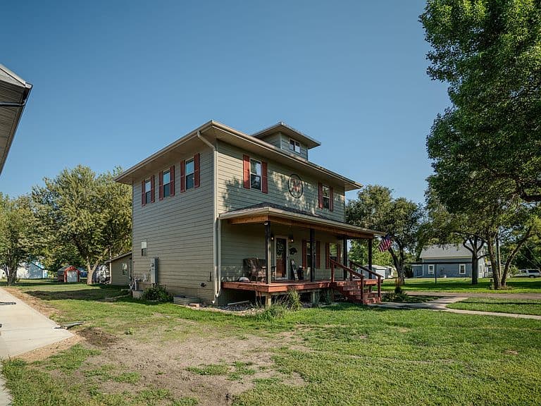 402 N Henry St photo 3