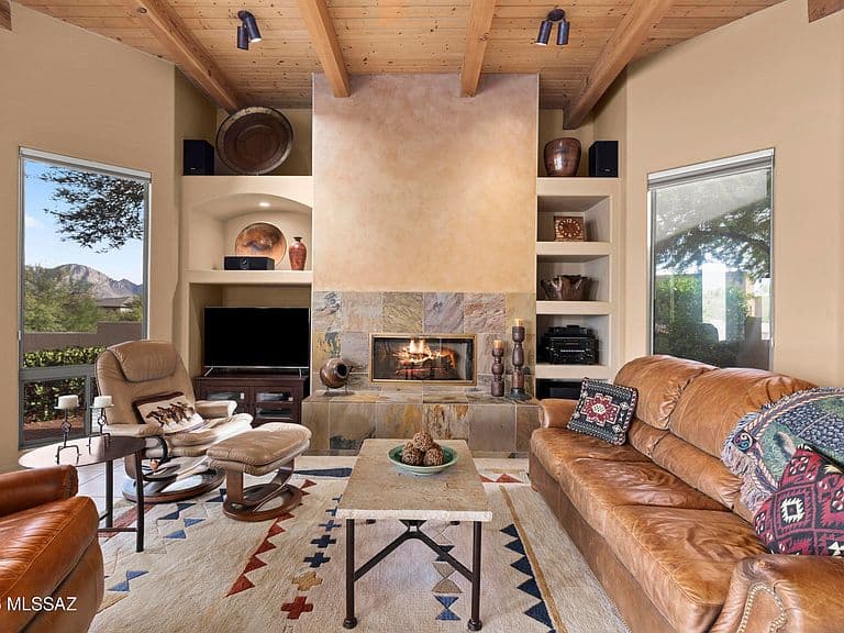560 W Quiet Springs Dr photo 4