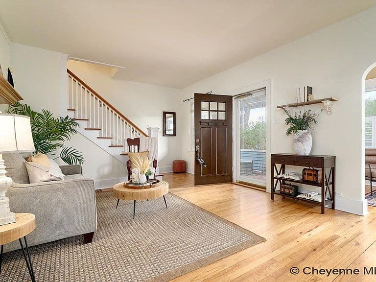 3127 Thomes Ave photo 2