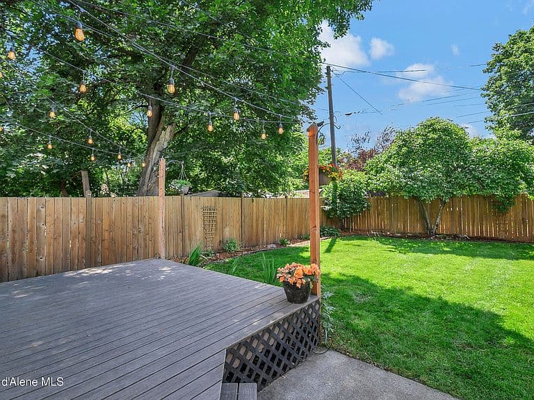 1139 N 6th St photo 5