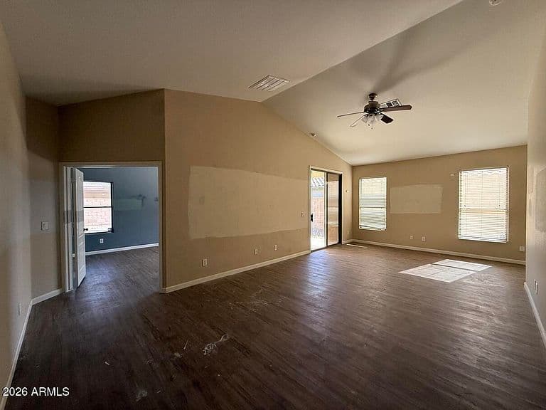 16214 W LATHAM Street photo 4