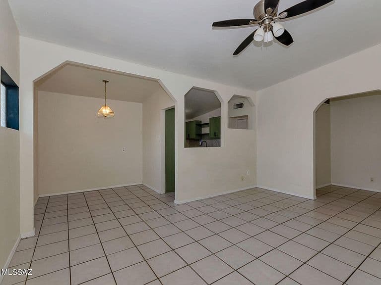 2416 S Forgeus Stra photo 5