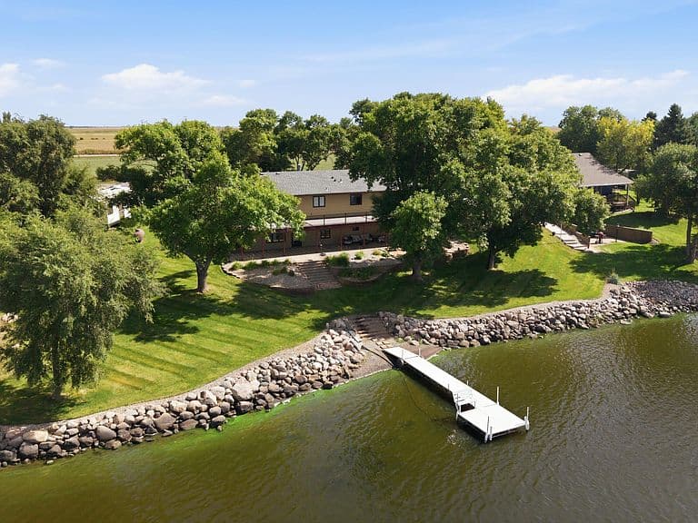 186 Sunrise Dr photo 1
