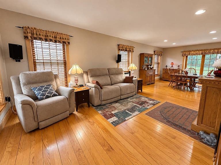 249 Pine Hollow Road photo 4