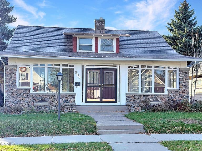 505 3rd Ave E photo 3