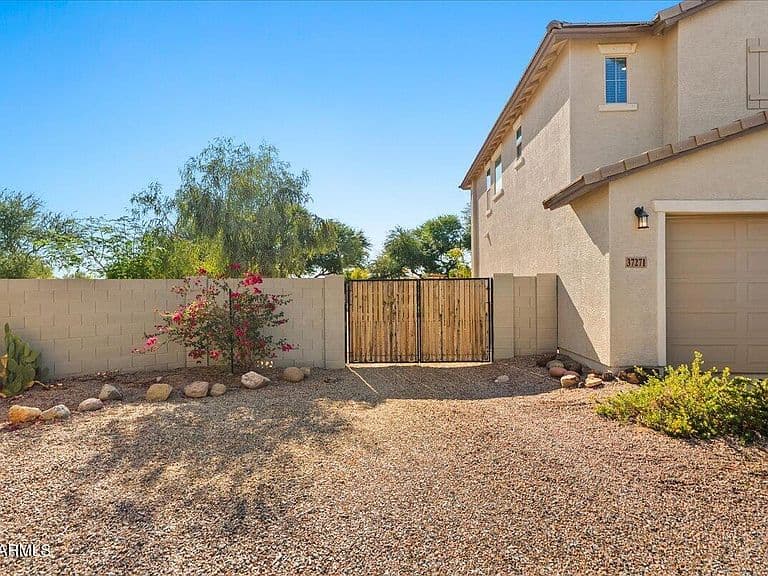 37271 W MONDRAGONE Lane photo 4