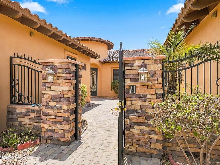 14545 W SHERIDAN Street photo 2