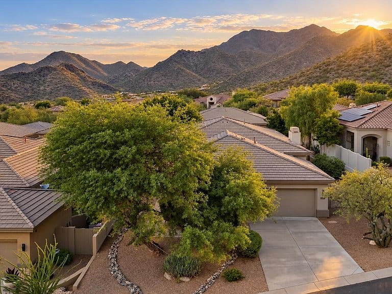 11486 E BECK Lane photo 1