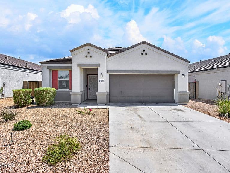 31071 W OSBORN Road photo 2