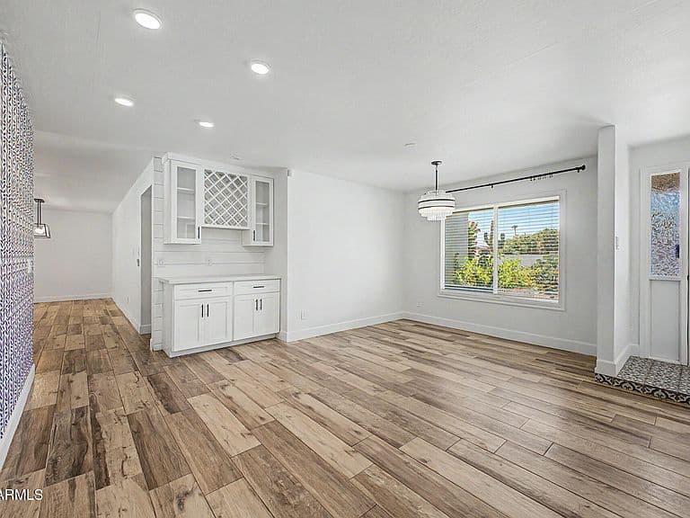 7021 N 78TH Place photo 4