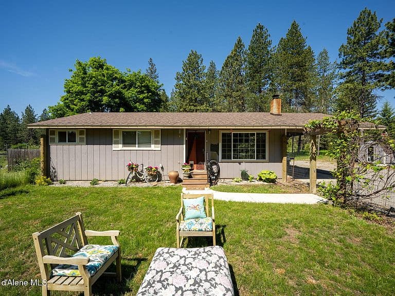 16761 N Pinewood Way photo 1