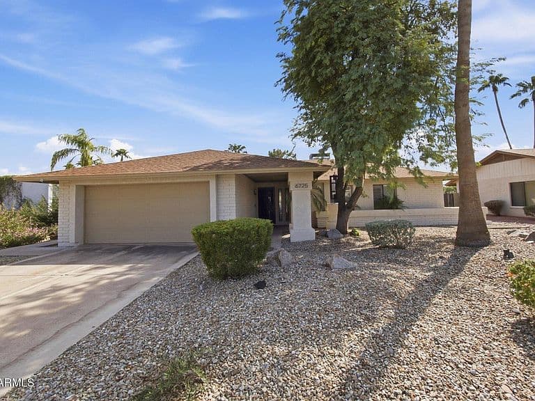 6725 E KINGS Avenue photo 3