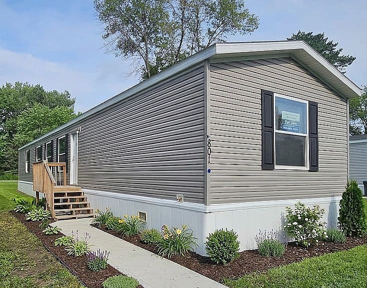 801 S Gina Pl photo 2