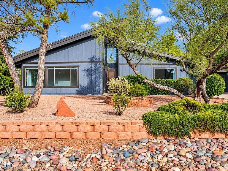 180 Sierra Road photo 1