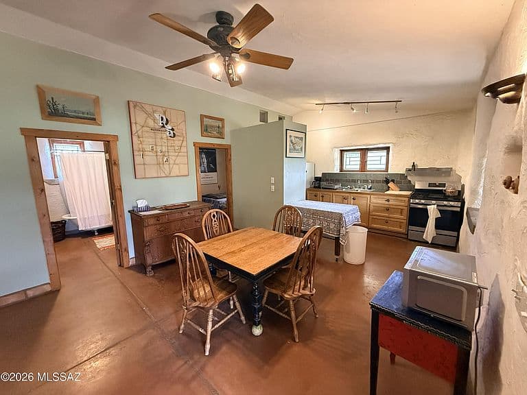 1035 N Cochise Stronghold Rd photo 3