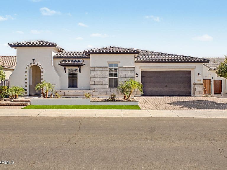 2083 E SCORPIO Place photo 1