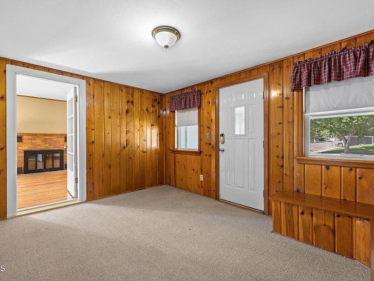 2202 University Ave photo 3