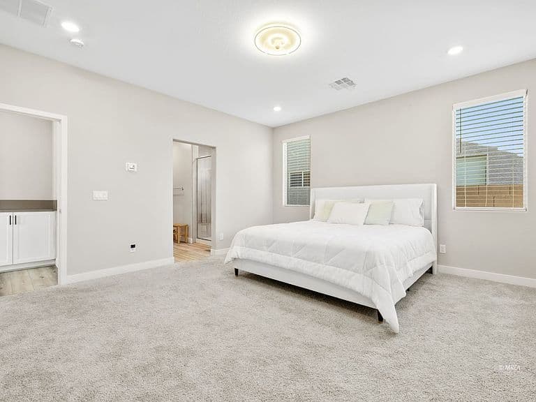 1395 Mariposa Way photo 4