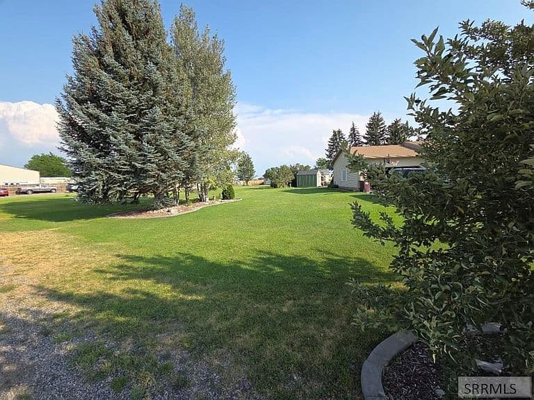 1073 W 125 S photo 3