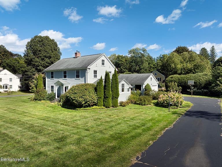 40 Waterman Pl photo 2