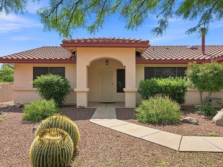 2671 E Brewer Dr photo 1