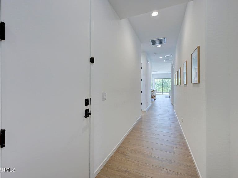 2082 E ORIOLE Drive photo 4