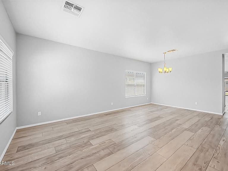 2821 W SANTA CRUZ Avenue photo 5