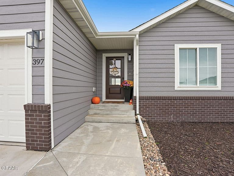 397 Wren Dr photo 2