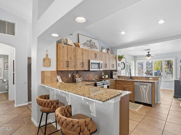 3782 W MEGAN Street photo 4