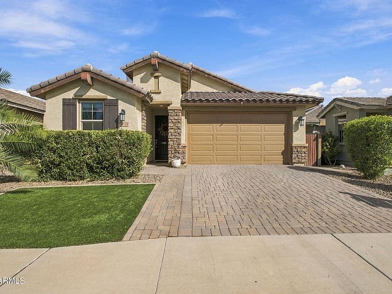 19019 N COOK Drive photo 1