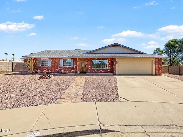 1849 E GROVE Circle photo 1