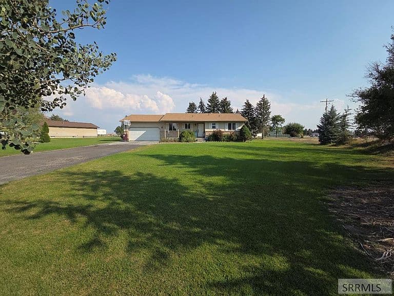 1073 W 125 S photo 1