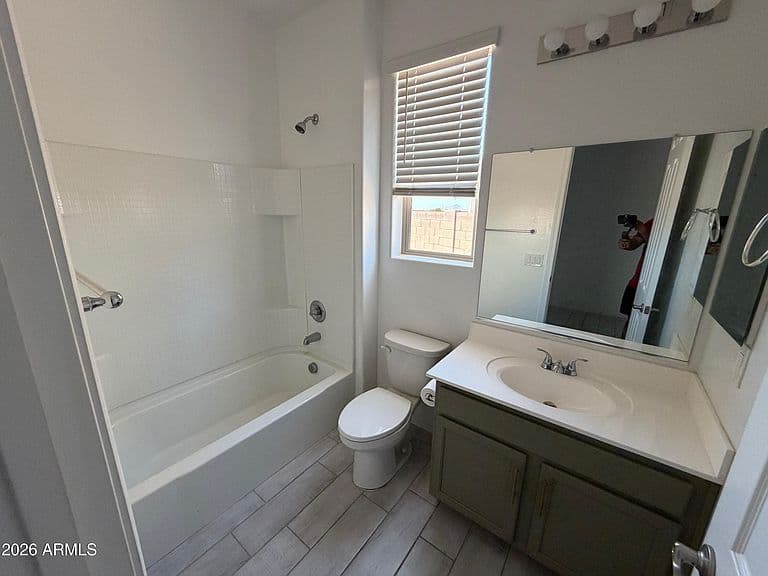 1089 W ELM Avenue photo 5