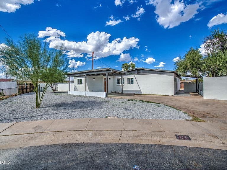7626 W SHEILA Lane photo 2