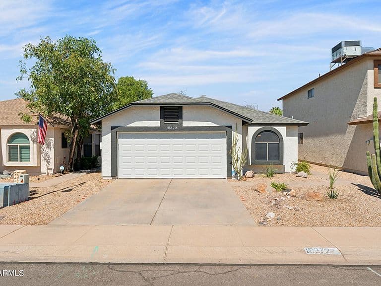 18372 N 88TH Avenue photo 1