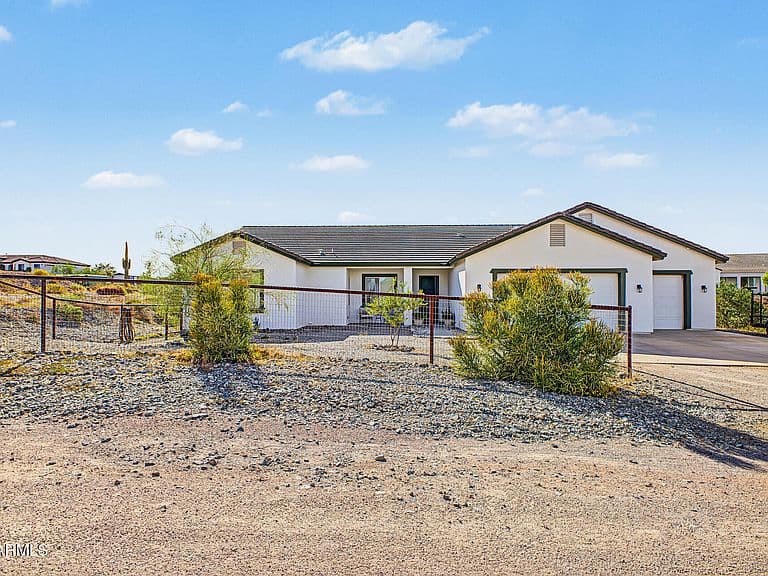 28344 N Blue Bird Road photo 2
