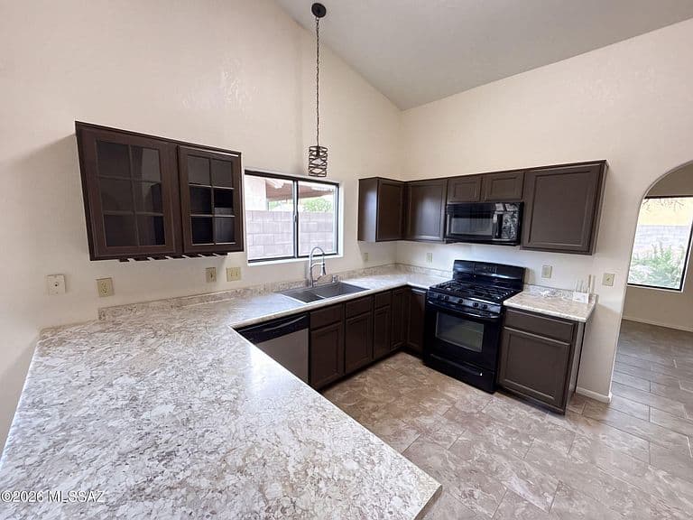 9324 E Lochnay Ln photo 2