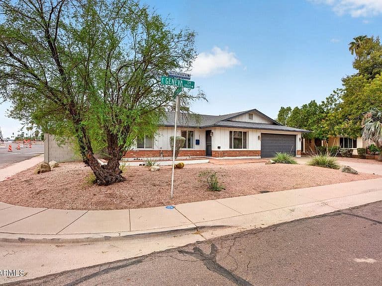 1885 E GENEVA Drive photo 2