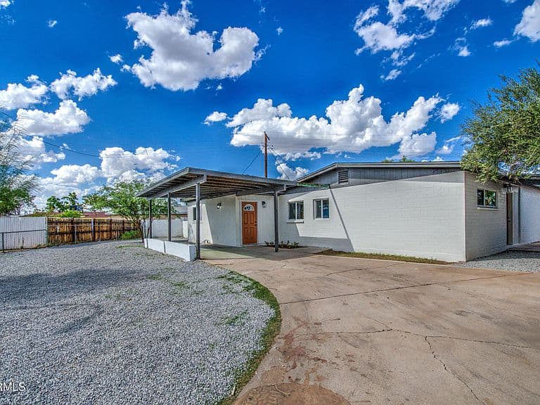 7626 W SHEILA Lane photo 3