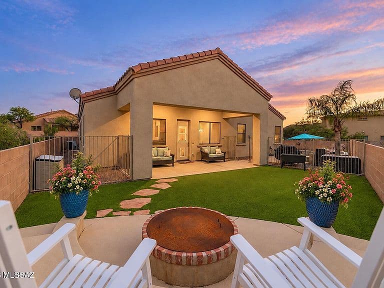 8440 N Sand Dune Pl photo 2