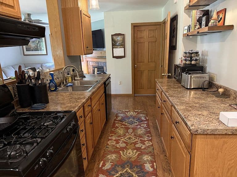 70 Tamarack Street photo 3