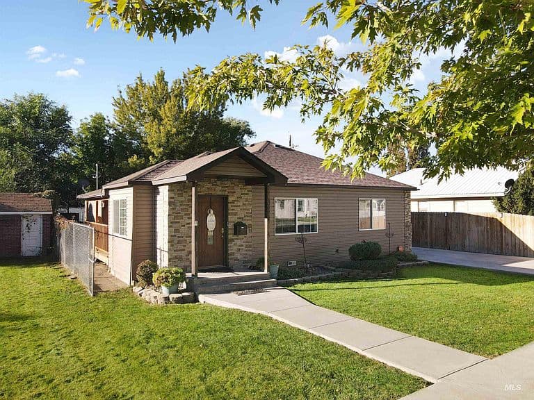 1009 9th St photo 1