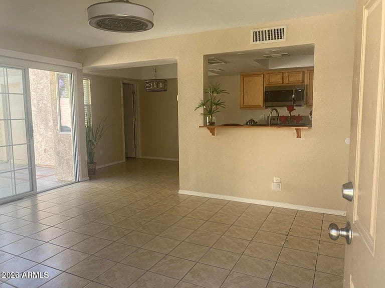 14009 N 53rd Drive photo 4