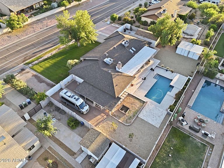 54 W CARVER Road photo 4